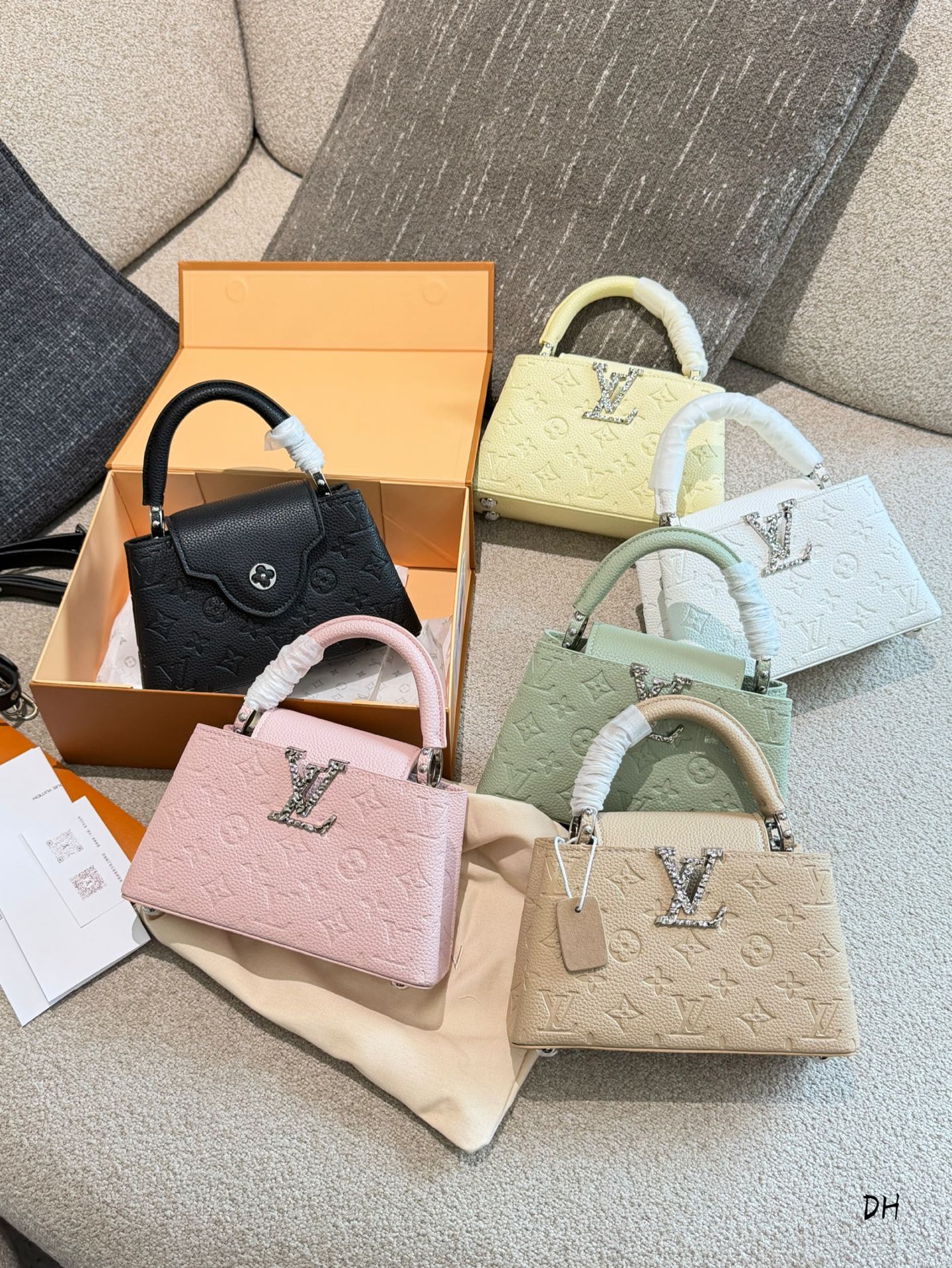 Louis Vuitton LV Capucines Handbag Cowhide Leather